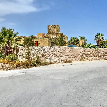 Farmhouse Tina فيلة Għasri